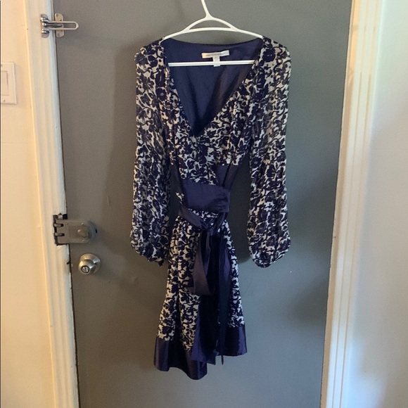 Diane Von Furstenberg Wrap dress 100% silk sheet arms fairy whimsical - Picture 1 of 6